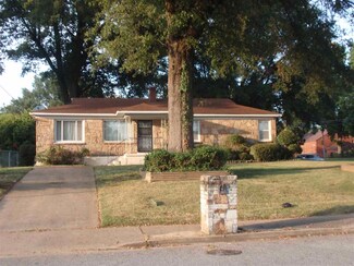 2 E Belle Haven Rd, Memphis, TN 38109