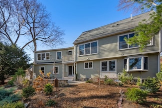 30 Lakeview Ave, Natick, MA 01760