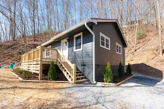 87 Paint Bucket Dr, Whittier, NC 28789