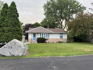 5923 Hodgson Rd, Saint Paul, MN 55126