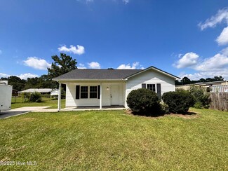 134 Harmon St, Clinton, NC 28328