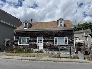 22 Taylor St Unit 1, Gloucester, MA 01930
