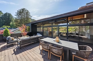 27 Throckmorton Ln, Mill Valley, CA 94941