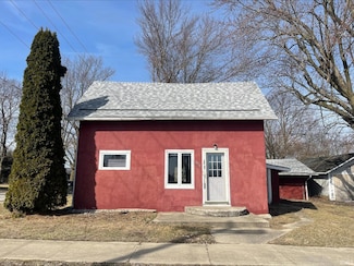 810 E van Vleek St, Waterloo, IN 46793