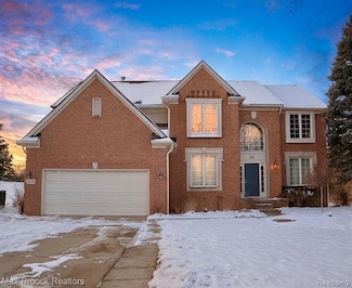 1205 Tulberry Cir, Rochester, MI 48306