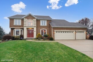 834 Chasewood Dr, South Elgin, IL 60177