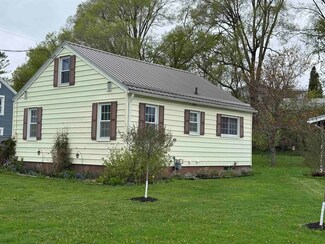 15 Monroe Pkwy, Massena, NY 13662