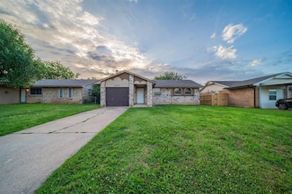 2416 Kings Rd, Moore, OK 73160