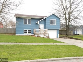 110 Maple Dr, Albia, IA 52531