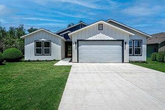 136 E Pauwela Ln, Bastrop, TX 78602