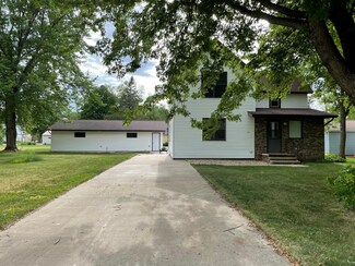 221 Main St, Currie, MN 56123