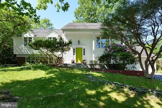 9 Laurel Wood Dr, Lawrence Township, NJ 08648