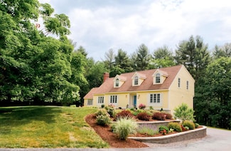 16 Karen Rd, Windham, NH 03087