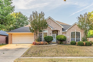 620 Gwyndellons Ln, Grand Prairie, TX 75052