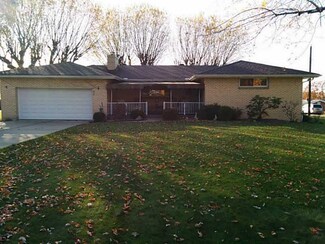 24 2nd Ave, Burgettstown, PA 15021