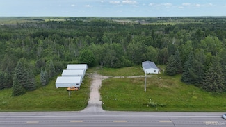 1226 W Us Highway 2 Hwy, Gulliver, MI 49840