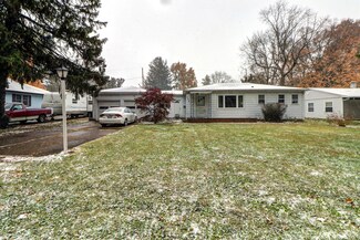706 Ventura Rd, Champaign, IL 61820