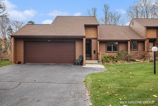 641 Maple Creek Dr, Holland, MI 49423