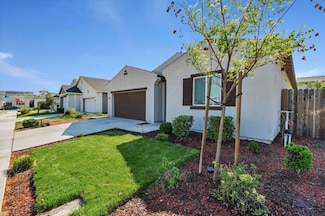 830 Holdenhurst Ln, Patterson, CA 95363