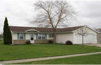 875 N Woodland Ave, Clyde, OH 43410