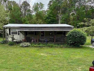 25186 Chapel Rd, Laurel, IN 47024