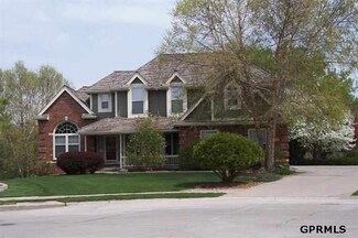 17102 R Cir, Omaha, NE 68135