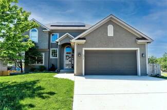 1513 NW Whispering Ct, Grain Valley, MO 64029