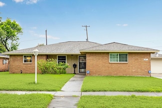 2024 John St, Pasadena, TX 77502