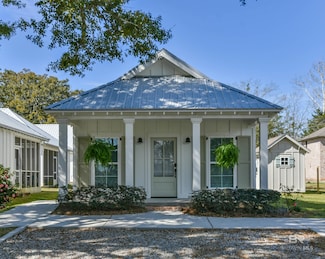 1695 S Guarisco St, Daphne, AL 36526