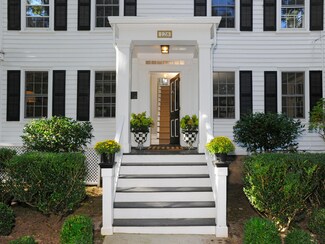 128 Weaver St, Greenwich, CT 06831