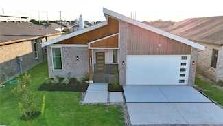 112 Hesed St, Greenville, TX 75402