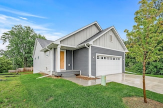 201 McCarrons Place, Roseville, MN 55113