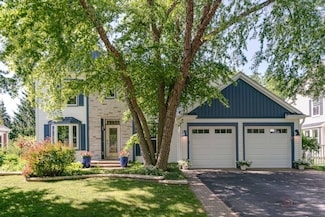 43 Southfield Dr, Vernon Hills, IL 60061