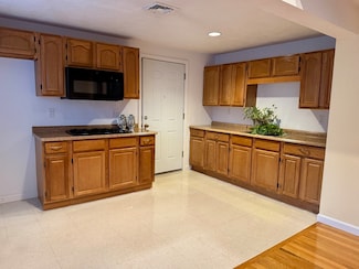 38 N Main St Unit 2R, Carver, MA 02330