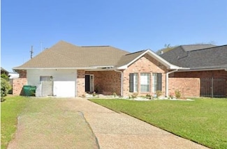 2514 Thunderbird Dr, Orange, TX 77630