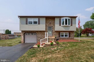 3391 Night In Gale Dr, Dover, PA 17315