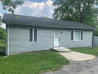 22711 Woodlawn Ave, Steger, IL 60475