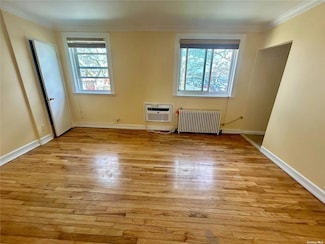 75-22 255th St Unit Upper, Glen Oaks, NY 11004