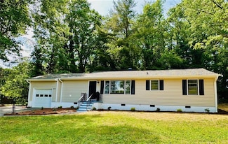 5670 Plantation Dr, Winston Salem, NC 27105