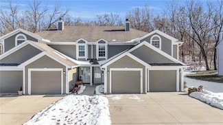 5913 NE Moonstone Dr Unit 28B, Lees Summit, MO 64064