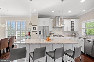 1108 S Edgewood St, Arlington, VA 22204