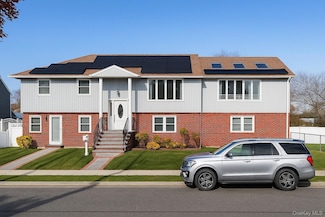 175 Hamilton Ave, Island Park, NY 11558