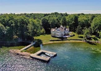 43335 School House Rd, Clayton, NY 13624