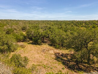 228 Spring Rd, Fredericksburg, TX 78624