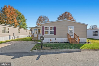 7515 Schooner Ln, Middle River, MD 21220