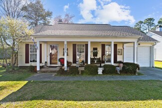2933 New Town Dr, Wilmington, NC 28405