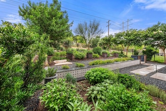 121 Cartwheel Bend Unit 42, Spicewood, TX 78669