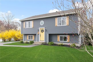 42 Drawbridge Dr, West Warwick, RI 02893