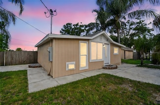 711 Smith St, Clearwater, FL 33756