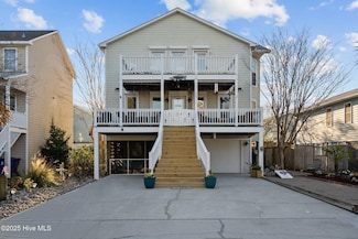 927 Coast Walk Ln, Carolina Beach, NC 28428